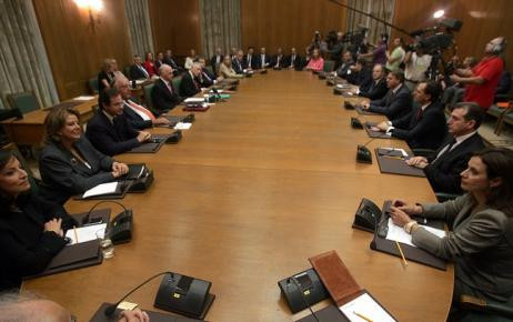 Θέμα παραίτησης υπουργών θέτουν βουλευτές του ΠΑΣΟΚ